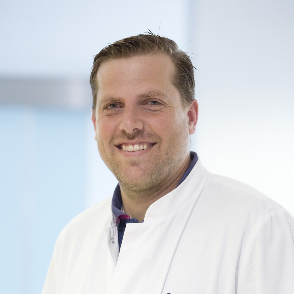 4220 Prof Dr Holzapfel q